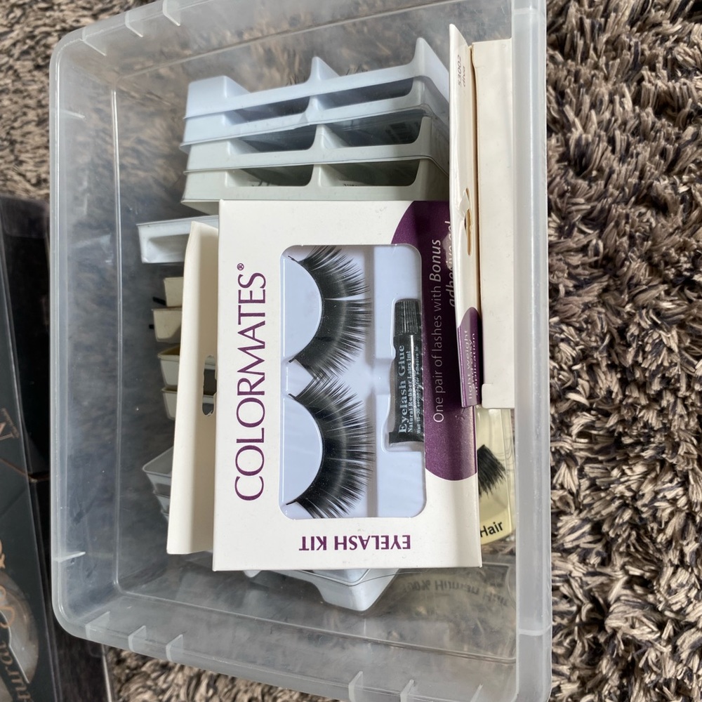 Colormates Eyelash Kit with Adhesive